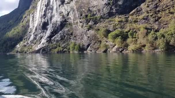 Dolly Jusqu Aux Sept Sœurs Cascades Dans Fjord Geiranger Norvège — Video
