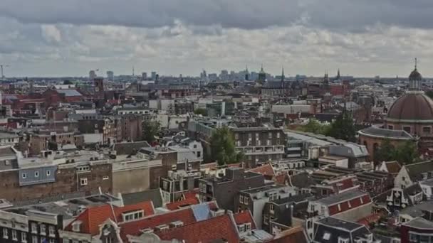 Amsterdam Netherlands Aerial V25 Cinematic Low Level Flyover Downtown Capturing — Vídeo de stock