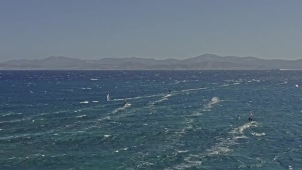 Chrisi Akti Paros Greece Aerial Низко Летает Красивому Эгейскому Морю — стоковое видео