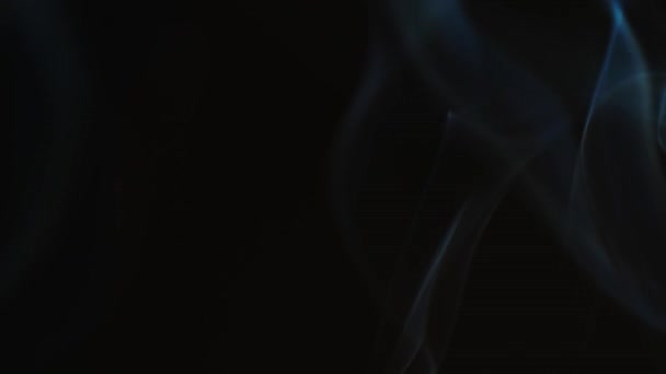 Abstraktní Modrý Barevný Kouř Černým Pozadím Zpomaleném Filmu Realistický Oblak — Stock video