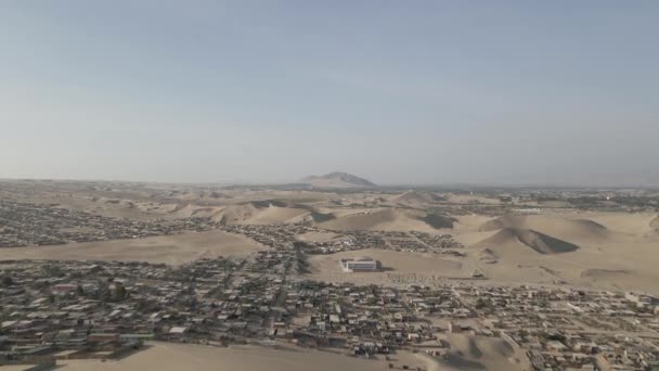 Aerial Desert Flyover Ica Peru Endless Surrounding Sand Dunes — Vídeo de Stock