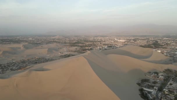 Massive Desert Sand Dunes Tower High Hazy Ice Peru Aerial — стокове відео