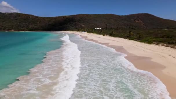 Drone Beach Take Waves Breaking Crystal Clear Blue Water — стоковое видео