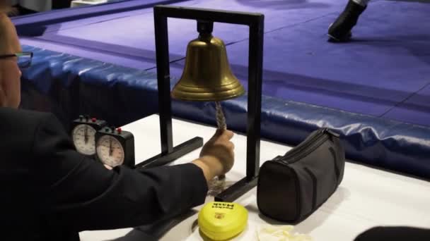 Man Ringing Bell Start Stop Boxing Match — Stock Video