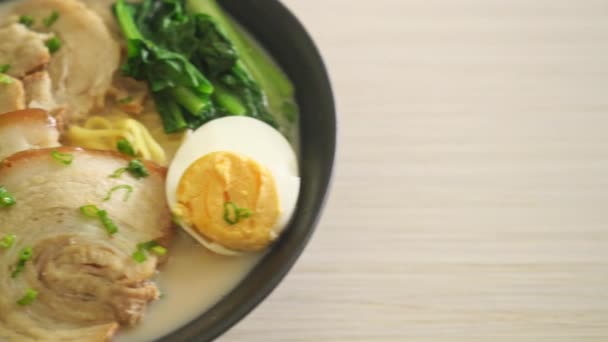 Macarrão Ramen Sopa Osso Porco Com Porco Assado Ovo Macarrão — Vídeo de Stock