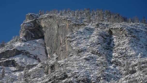 Snow Capped Dolomites Mountain Peaks Lake Braies Italian Alps — Wideo stockowe