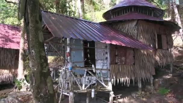 Nagrania Starych Hipisowskich Tajskich Domków Plaży Które Zostały Porzucone Względu — Wideo stockowe
