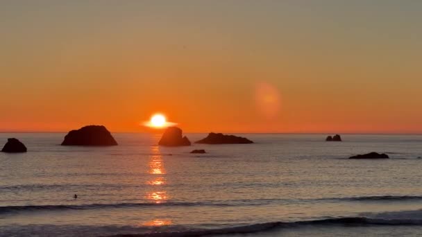 Mooie Wolkeloze Zonsondergang Boven Stille Oceaan Crescent City Californië — Stockvideo