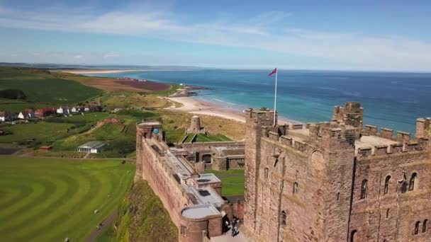 Légi Felvétel Vár Bamburgh Northumberland Egyesült Királyság — Stock videók