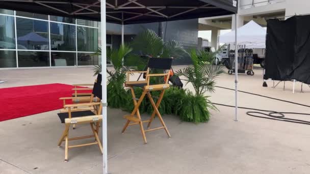 Diretor Assentos Backstage Movie Set — Vídeo de Stock