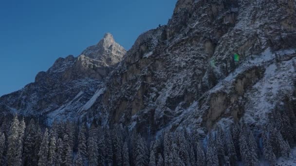 Szczyty Dolomitów Wokół Jeziora Braies Alpach Włoskich Zimie — Wideo stockowe