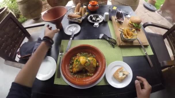 Jíst Moroccan Jídlo Restauraci Morocco — Stock video