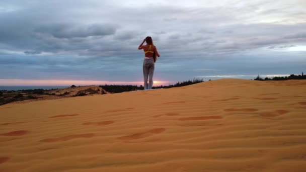 Beautiful Caucasian Model Stand Alone Vast Desert Sand Dune Watching — Stockvideo
