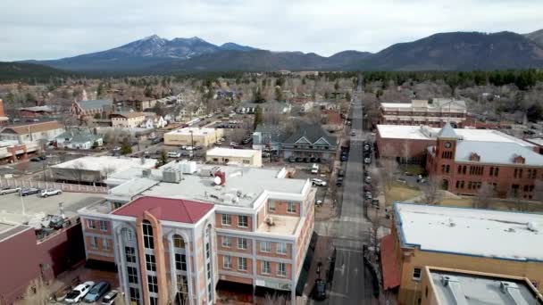 Flagstaff Arizona Aerial Met San Francisco Peaks Achtergrond — Stockvideo