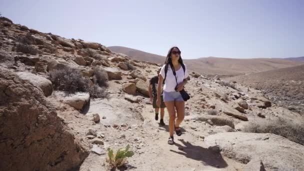 Mixed Race Multiracial Young Couple Trekkers Walking Dry Path Hot — Stock videók