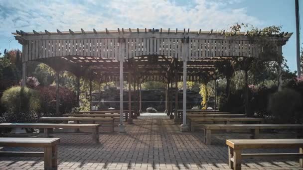 Beautiful Outdoor Pergola Wedding Venue Fall Orchard View Wedding Event — Stok video