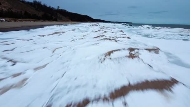 Drone Shot Frozen Shoreline Sand Dunes — Stockvideo