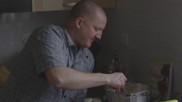 Slow Motion Still Shot Man Talking Whisking Batter Bowl — Vídeos de Stock