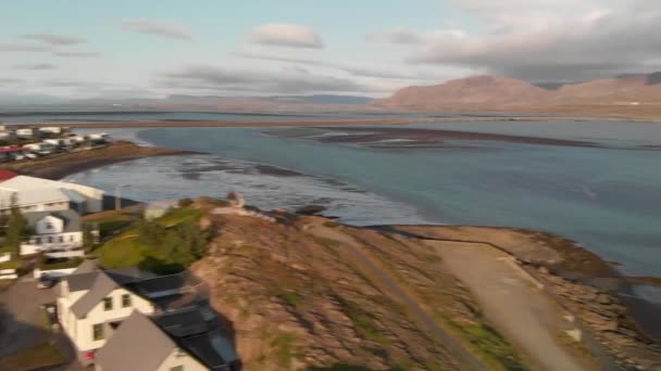 Αεροφωτογραφία Του Borgarnes Στη Χερσόνησο Snaefellsnes Της Ισλανδίας Ηλιοβασίλεμα Την — Αρχείο Βίντεο