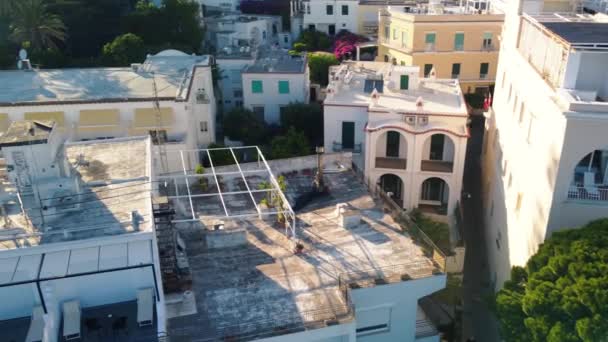 Capri Stad Bij Zonsondergang Italië Luchtfoto Van Stadswoningen Van Drone — Stockvideo