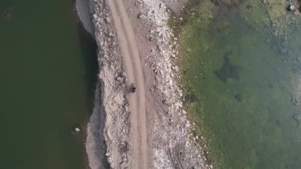 Bovenaanzicht Vanaf Drone Heuvelachtig Landschap Met Weg Luchtaanzicht Vanaf Drone — Stockvideo
