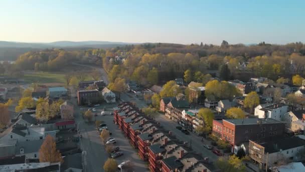 Aerial Drone View Flying Away Sunny Suburbs Mountains Countryside — Stock Video