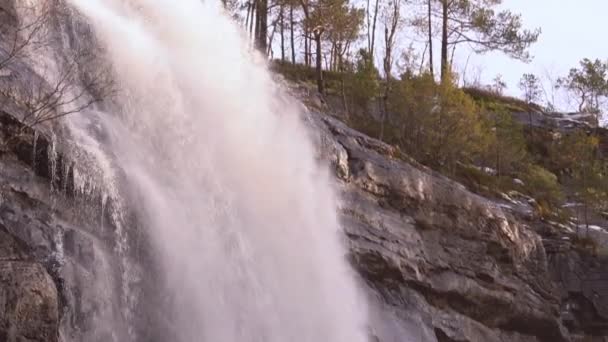 Tall Waterfall Top Bottom Afternoon Sunset Protected Waterfall Hesjedalsfossen Western — Stok video