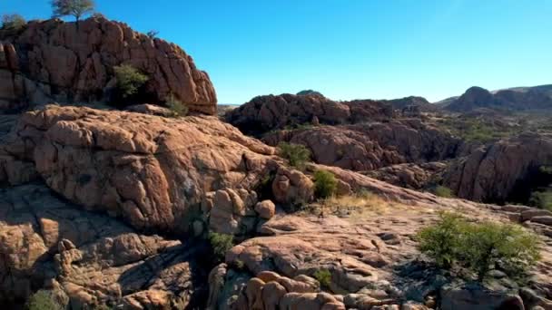Aerial Pullout Red Rock Boulders Prescott Arizona — Stock Video