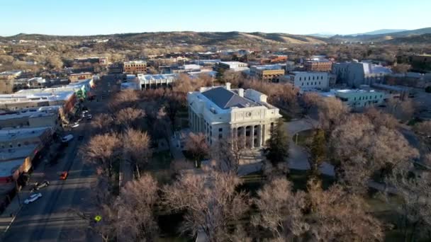 Aerial Pullout Courthouse Prescott Arizona — Stockvideo