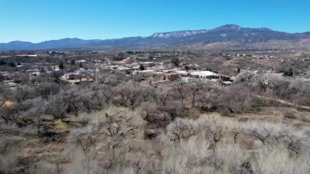 Aerial Approaching Cottonwood Arizona — Vídeo de stock