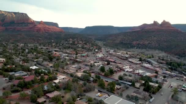 Aerial Tilt Ner Till Sedona Arizona — Stockvideo