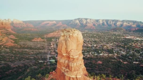 Aerial Drone Footage Sedona Arizona Usa Red Rock Mountains Cityscape — Stock video