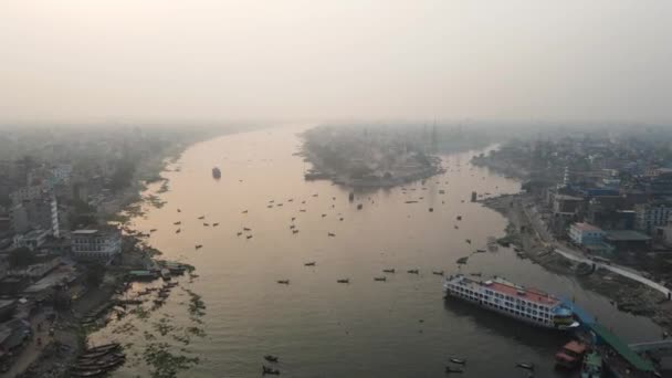 Dhaka Buriganga River Transportation Activity Sunset Aerial View — Stok video