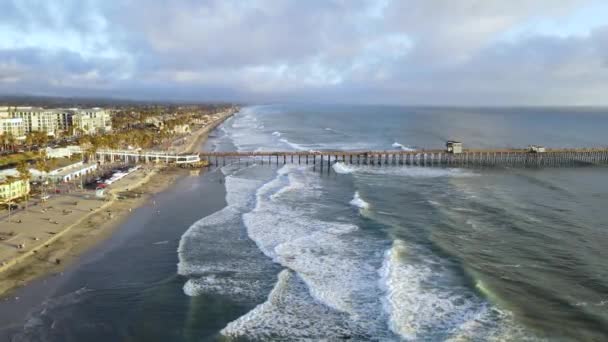 Aerial View Oceanside City Beach Fishing Pier Pacific Ocean Coastline — Stockvideo