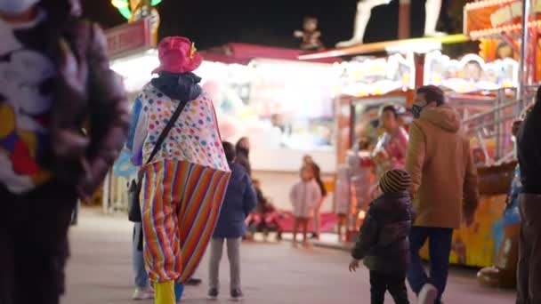 Atmosphäre Des Volksfestes Valencia Bei Nacht Mit Menschen Kindern Und — Stockvideo