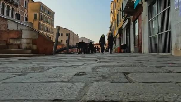 Low Angle Ground Surface Pov Waterfront Fondamenta Dei Ormesini People — стокове відео