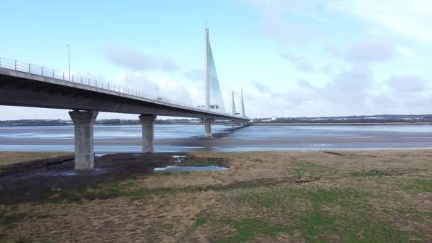 Mersey Brama Przełomowy Most Opłat Przejazd Czasie Odpływu Widokiem Lotu — Wideo stockowe