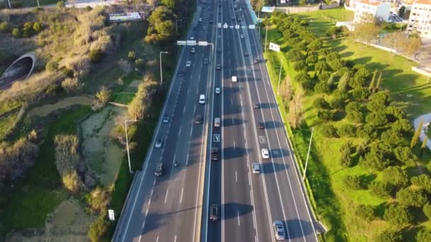 Drone Shot Highway Panning Revealing View Lisbon Various Monuments — 비디오