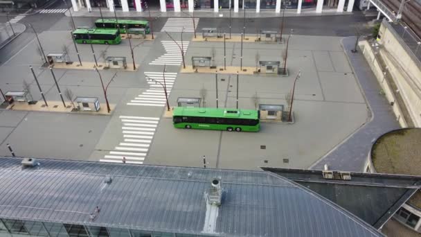 Green Colored Buses Sandnes City Terminal Kolumbus Public Transportation Service — Stockvideo