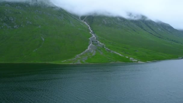 Glen Etive Drone Shot Mountainous Backdrop Clouds — Stock Video