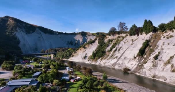 Πτήση Πάνω Από Τον Ποταμό Rangitikei Mangaweka Γραφική Απόκρημνες Κορυφές — Αρχείο Βίντεο