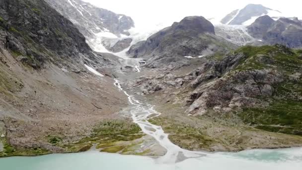 Aerial Flyover Heart Shaped Lake Stein Glacier Sustenpass Switzerland View — Vídeos de Stock