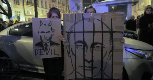 2022 Russia Invasion Ukraine Protesters Posters Showing Putin Face War — Wideo stockowe