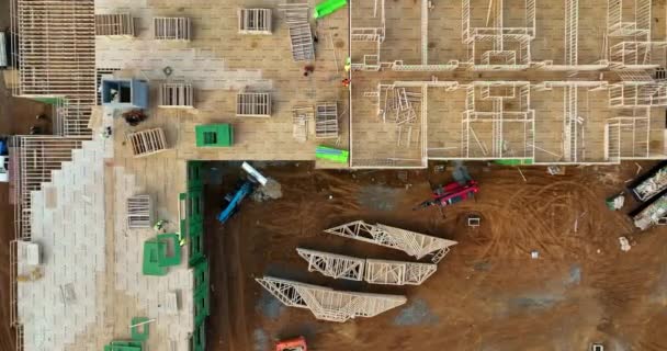 Yeni Bina Inşaatı Için Kirişler Tahta Kirişler Alçalan Hava Görüntüsü — Stok video