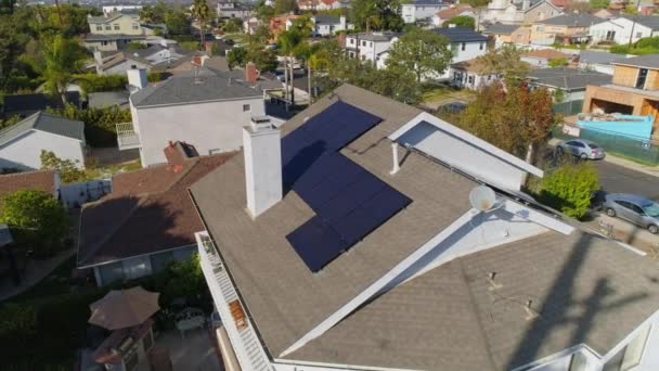 Güneşli Bir Günde Los Angeles Kaliforniya Güneş Panelleri Olan Bir — Stok video