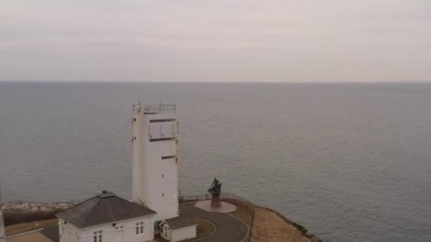 Aerial View Statue Montauck Lighthouse Built Memory Those Lost Sea — Vídeos de Stock