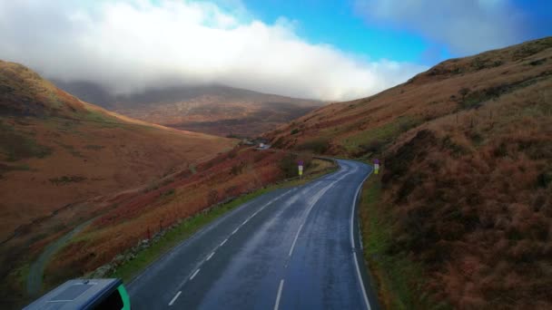 Enge Autobahn Pen Pass Mountain Pass Luftaufnahme — Stockvideo