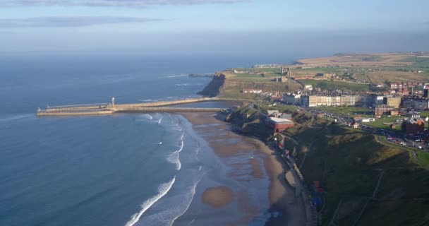 North York Moors Whitby Slow Aerial Decent West Cliff Looking — Vídeo de Stock