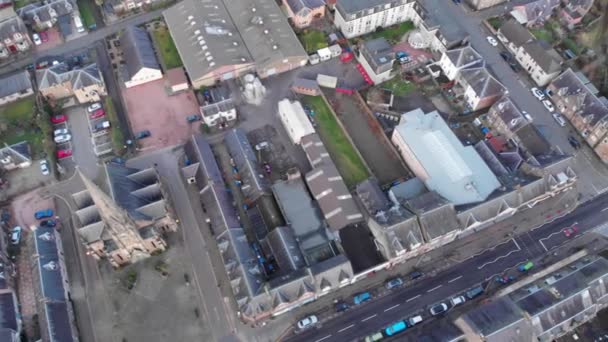 Запись Дрона Летающий Над Центром Шотландского Города Калландер — стоковое видео