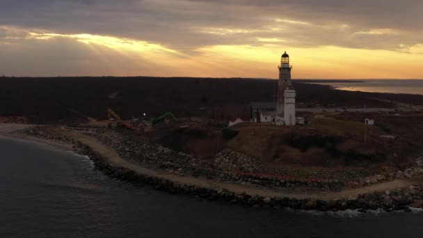 Aerial View Montauk Lighthouse Golden Sunset Drone Camera Dolly Closed — Wideo stockowe